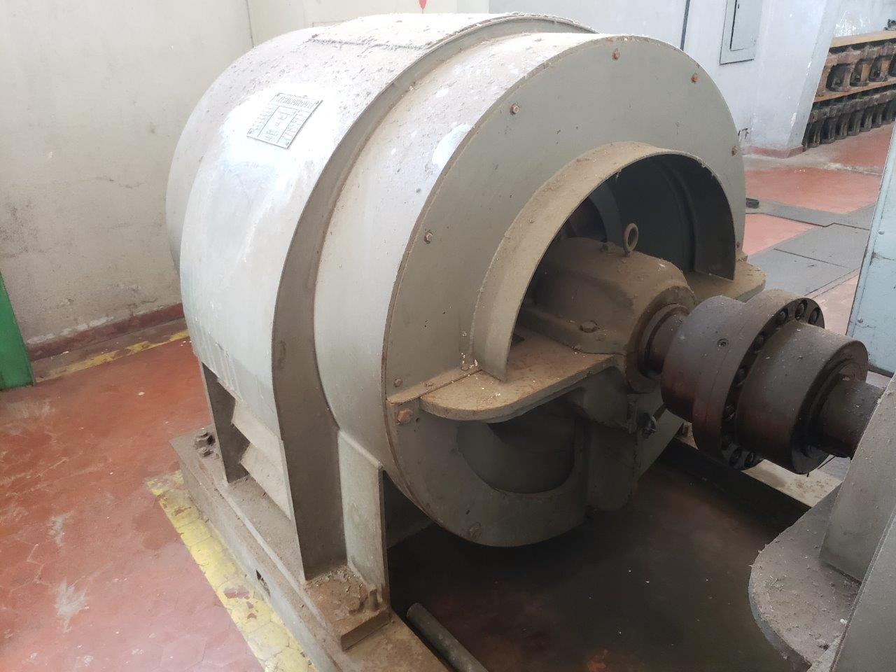 Máquina elétrica industrial de grande porte